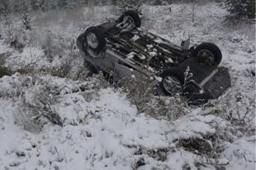 Пять девушек пострадали при опрокидывании Land Rover на трассе Зауралья
