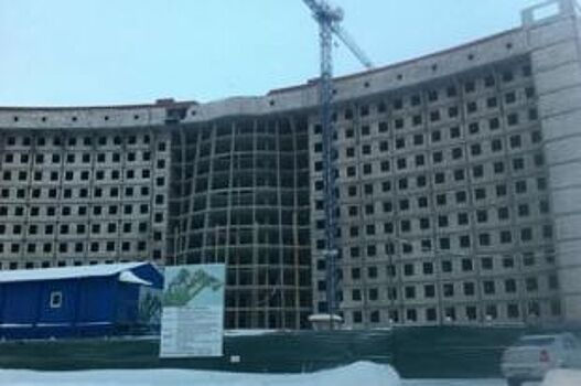 Больницу в Нижневартовске собираются достроить до октября 2019 года