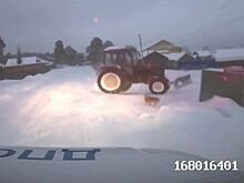 Веселого тракториста накажут после уборки снега в Костромской области