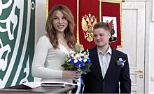 Пара транссексуалов официально поженилась в Казани. В одной стороны - у ребят все в порядке с документами, с другой - поднялся шум