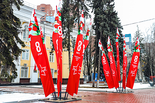 Химки к 8 Марта украсят тысячами декоративных элементов