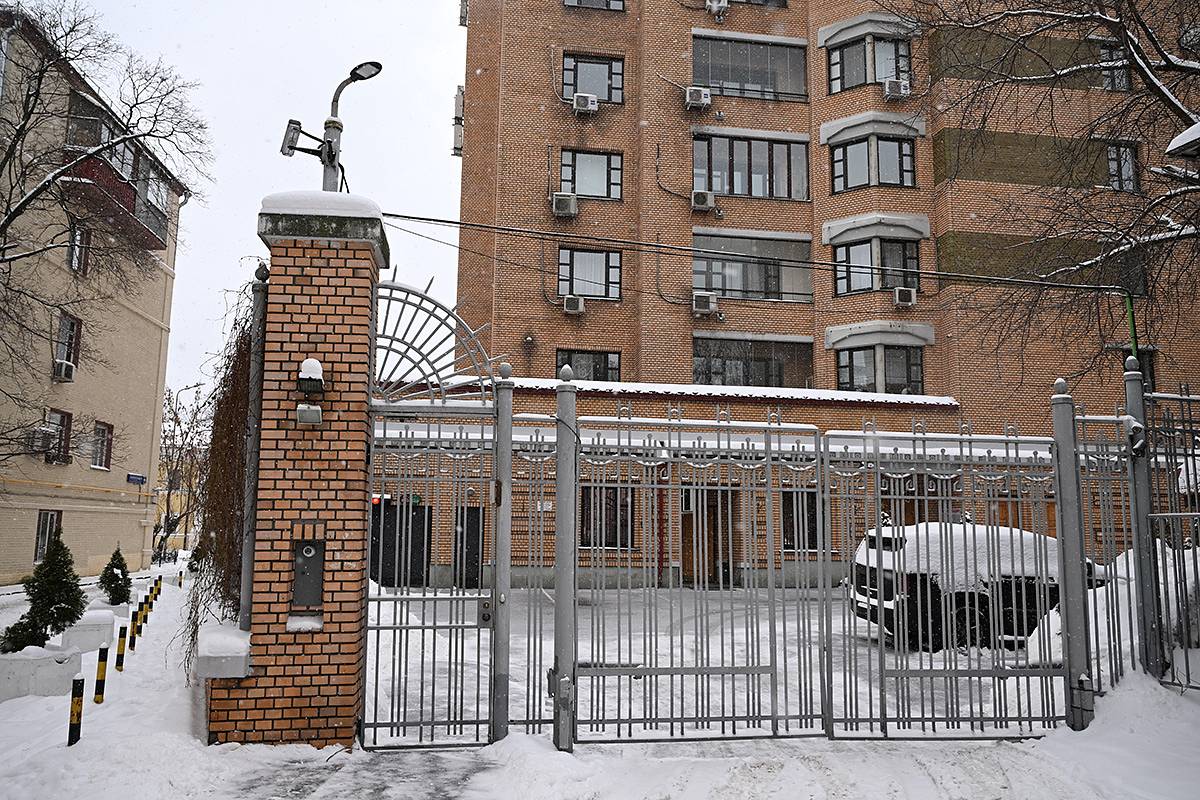 Лурье сменила замки в бывшей квартире Долиной в Москве