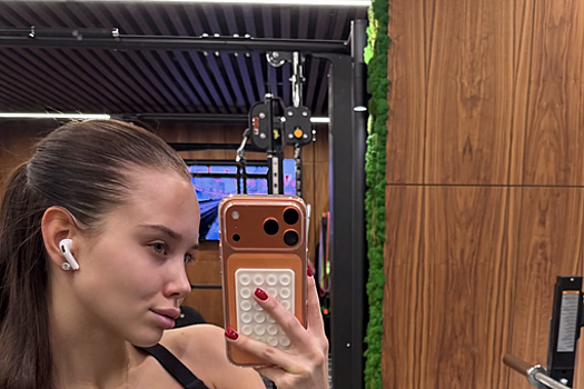 Невеста певца Лепса Киба показала фигуру в легинсах и топе