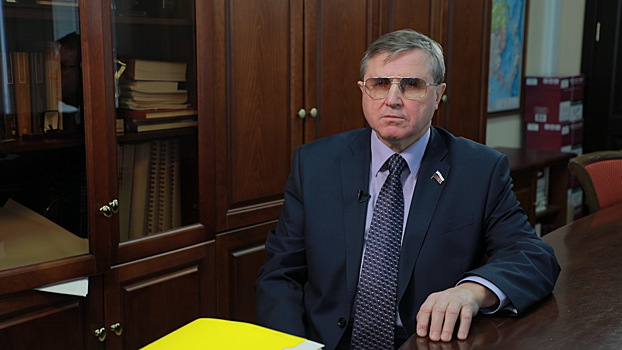 Депутат Смолин призвал провести дебюрократизацию науки