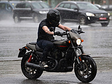 В Госдуме снова предложили наказывать мотоциклистов за опасное движение в междурядье