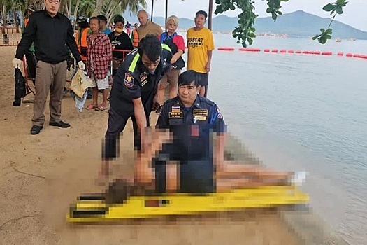 В Таиланде на пляже найдено бездыханное тело туристки из России со следами крови из носа и израненными коленями