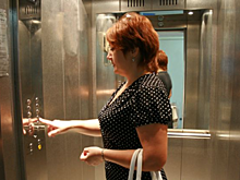 Лифт «Летучий голландец» с голосом Алисы пугает жителей новостроек в Новосибирске