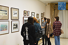 В галерее Дома поэзии открылась выставка печатной графики «Кубачинская башня»