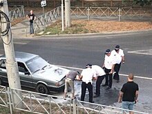 На Тургеневском мосту в Краснодаре загорелся автомобиль