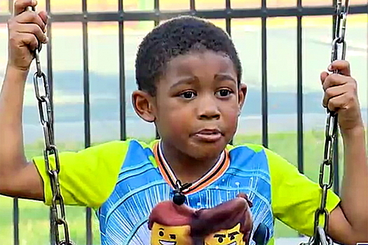5-летний мальчик чудом спас от пожара 13 человек