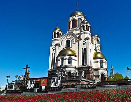 РПЦ: Нельзя превращать служение онлайн в духовную услугу