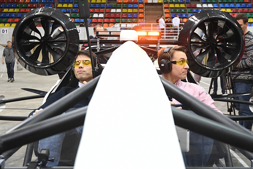 Аэротакси представляет собой пассажирский дрон для двух человек. Машиной станет управлять цифровая система.