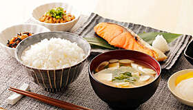 Диетолог призвала предусматривать два обеда для сотрудников