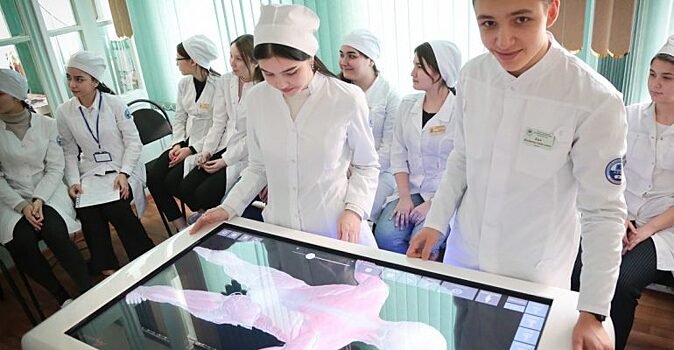 В Астрахани медколледж купил оборудование, чтобы студенты не «ковырялись в трупах»