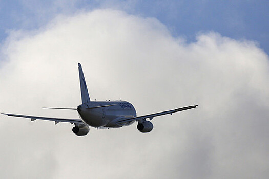 Самолет из Челябинска с 90 пассажирами не долетел до Норильска