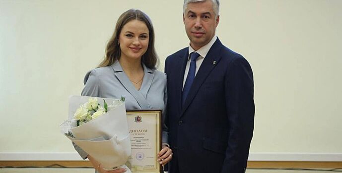Алексей Логвиненко наградил победителей городских молодежных конкурсов