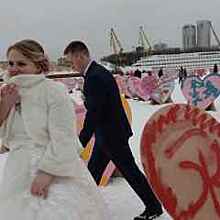 Более 40 пар в Москве подали заявления на регистрацию брака в новогодние праздники