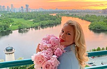 Екатерина Одинцова купила фото врача на благотворительном аукционе