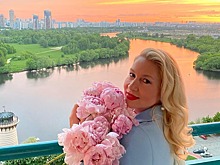 Екатерина Одинцова купила фото врача на благотворительном аукционе