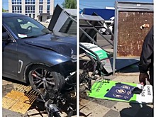В Краснодаре иномарка снесла остановку