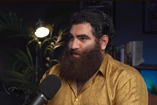 Блогеру Арсену Маркаряну продлили арест