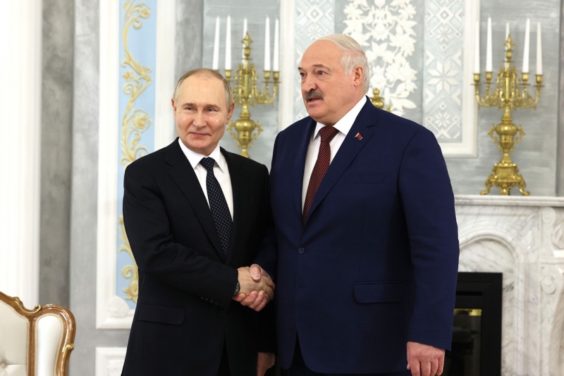 Перепутал формат: в Китае восхитились необычным поведением Путина на встрече с Лукашенко