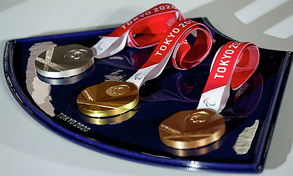 Евгений Рылов принес сборной России первое золото в плавании на Олимпиаде за 25 лет