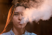 Терапевт: табачный дым и пар от электронных сигарет ухудшает слух