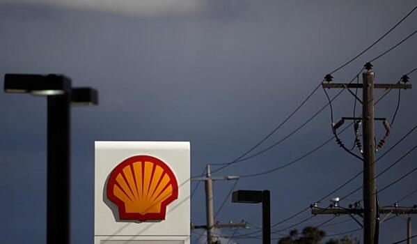 Shell прекратила работу в Луизиане из-за пожара на НПЗ