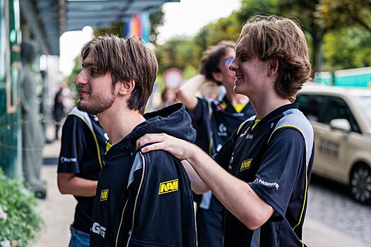 NAVI обыграла Team Yandex и прошла в финал BLAST Slam VI по Dota 2