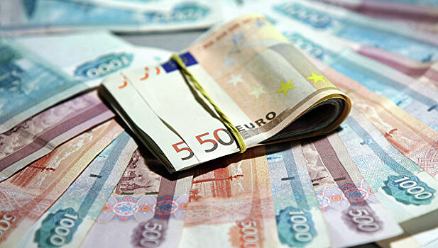 Официальный курс евро снизился до 68 рублей