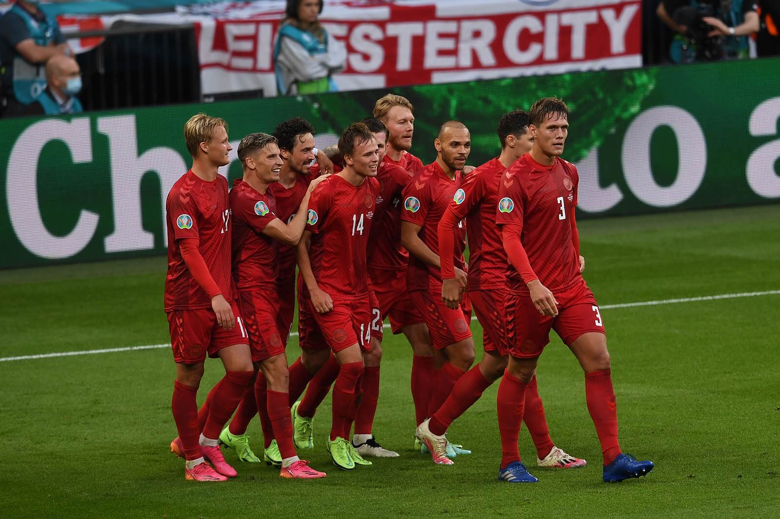 Датчане уверенно обыграли сборную Австрии, сохранив лидерство