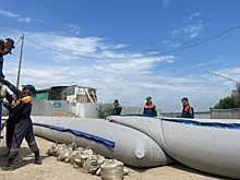 В Благовещенске из-за паводка строят новые дамбы и засыпают ливневки