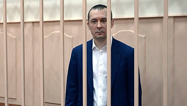 Мосгорсуд отложил на 17 мая проверку законности ареста $16 млн Захарченко