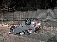 Водитель пострадал при опрокидывании автомобиля в Кыштыме
