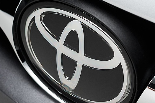 Среди автомобилей от 1,5 млн рублей россияне чаще всего ищут Toyota Camry