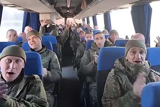 Минобороны России опубликовало кадры возвращения 175 бойцов ВС РФ из плена
