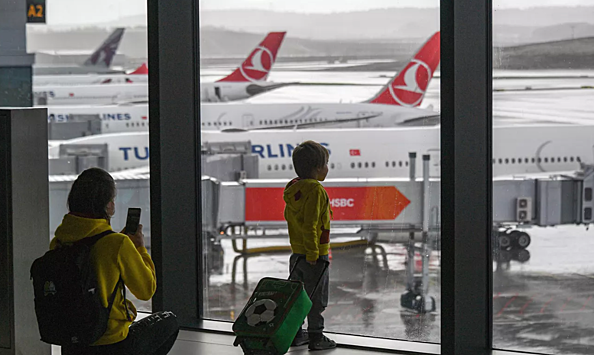 Пассажиры на несколько часов застряли в Пулково из-за сломанного самолета