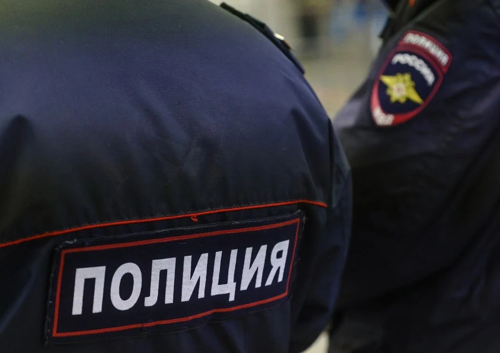 SHOT: в Черкесске 20 студентов избили двух сотрудников полиции