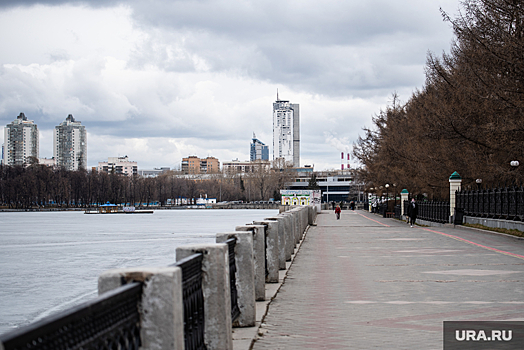 В Екатеринбурге подросток прыгнул в Исеть