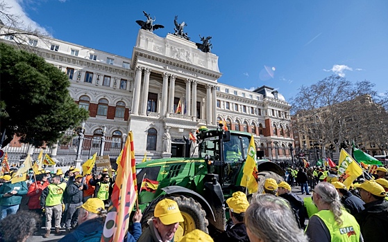 В Мадриде фермеры вышли на многотысячный протест