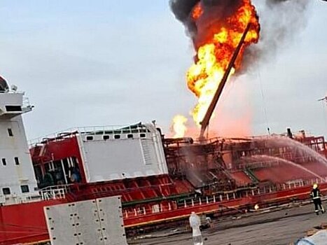 В румынском селе объявили эвакуацию из-за возгорания танкера на Украине