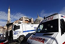 В Турции две женщины напали на полицейский участок и убили офицера