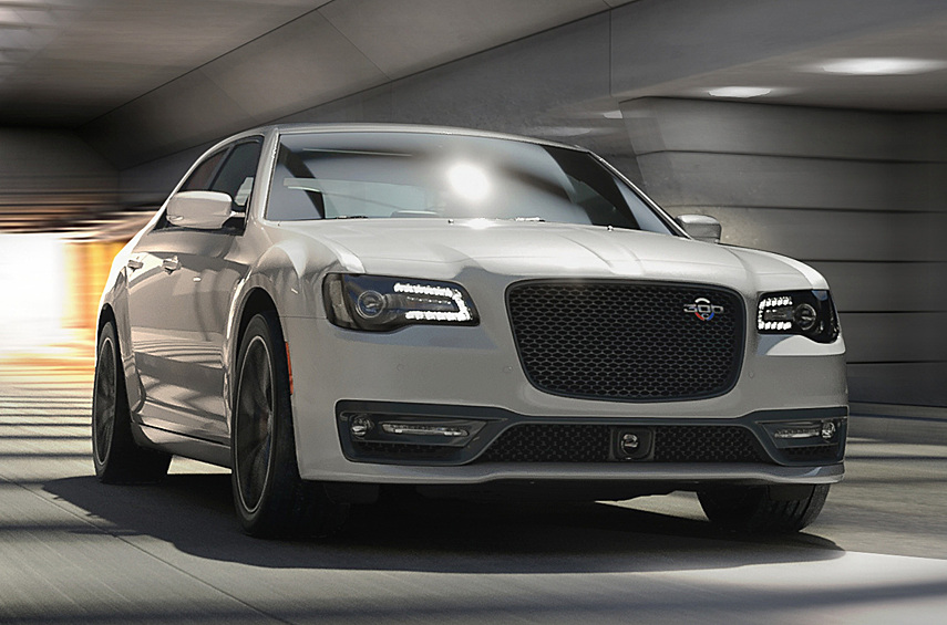 Chrysler 300С. Осенью прошлого года компания представила особую версию модели 300. Тираж — 2200 единиц: 2000 из них достанутся американцам, 200 — канадцам