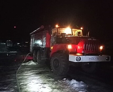 В Курской области при пожаре в деревне Махновка пострадали женщина и ребёнок