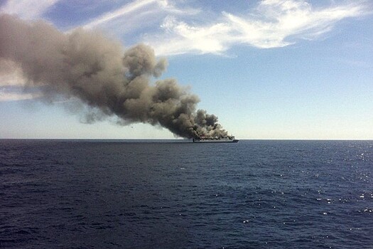 У берегов Пуэрто-Рико горит паром с 500 пассажирами