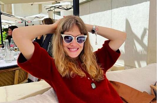 «Площадь Красная видна»: заботливая Водянова привезла бабушку в шикарный отель