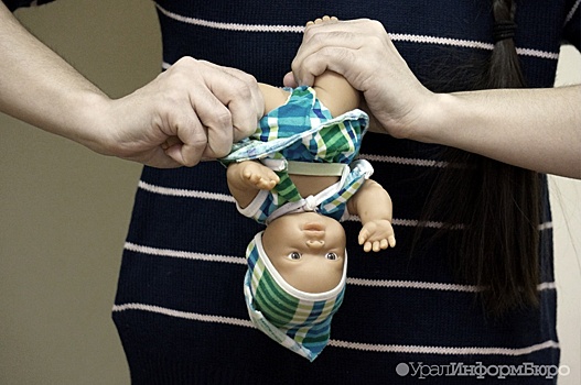 В Челябинске воспитатель детсада "отработает" издевки над малышами