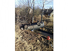 На въезде в Чалну «Лада» опрокинулась на крышу, уходя от преследования