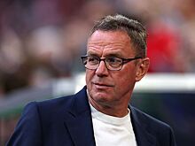 Ральф Рангник в матче Босния — Австрия приехал на тренерскую скамейку на электровелосипеде